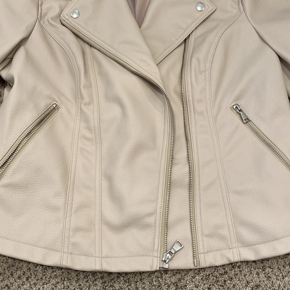 NWOT EXPRESS Faux Leather Jacket, M - Picture 4 of 7